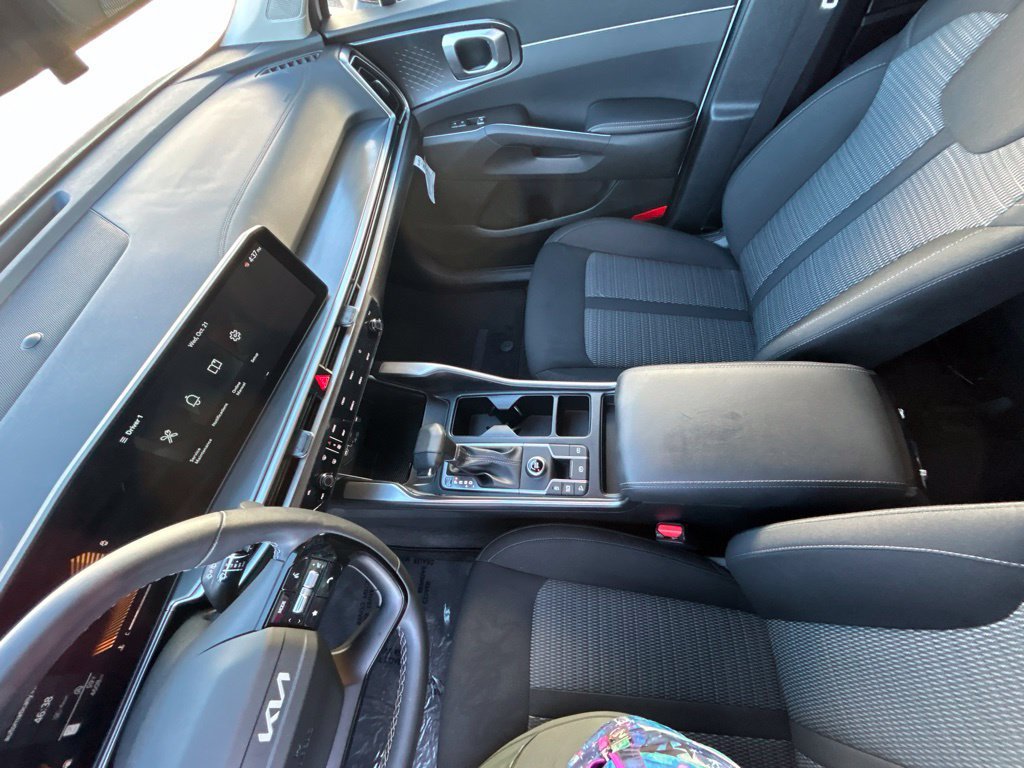 Certified 2026 Kia Sorento LX FWD image 15