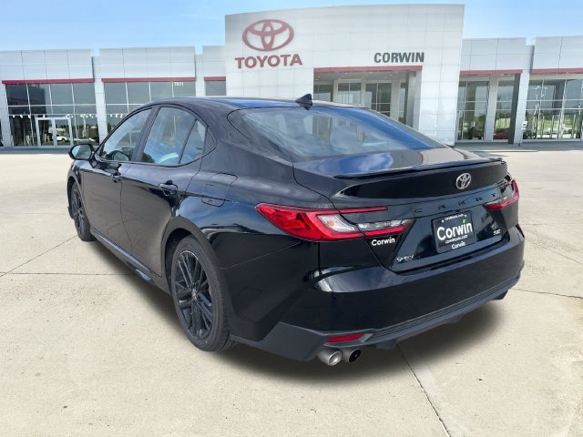 Used 2025 Toyota Camry SE FWD image 3