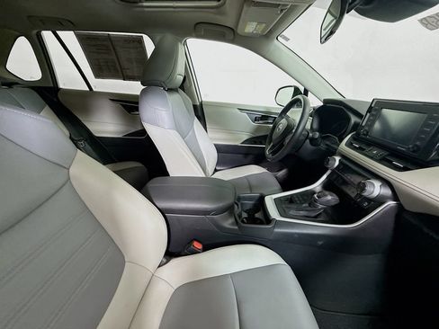 Certified 2021 Toyota RAV4 XLE Premium AWD/4WD image 27