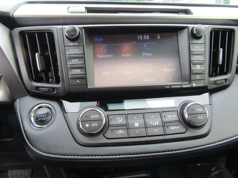 Used 2016 Toyota RAV4 Limited AWD/4WD image 21