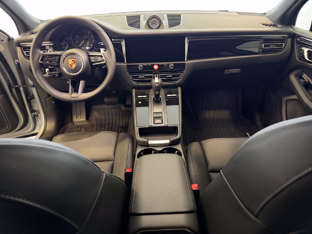 New 2026 Porsche Macan AWD/4WD image 17