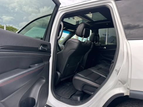 Used 2019 Jeep Grand Cherokee Trailhawk w/ Trailhawk Luxury Group AWD/4WD image 11