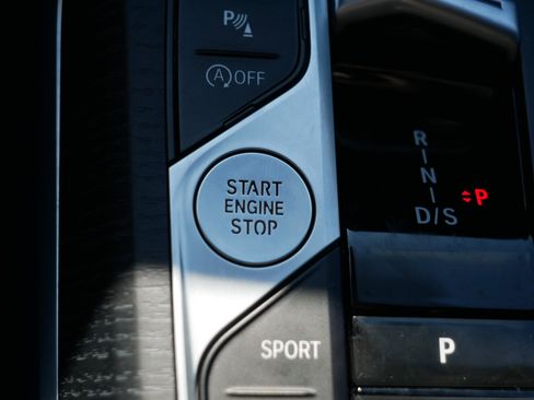 Used 2025 BMW M340i xDrive w/ Premium Package image 29