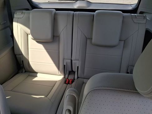 Used 2023 Volkswagen Atlas SE AWD/4WD image 11