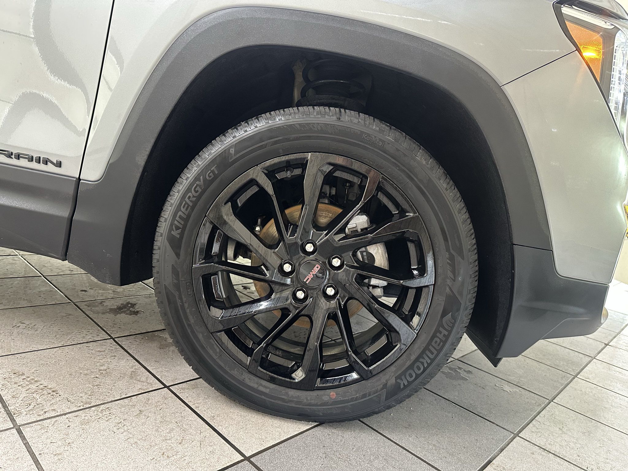 Used 2024 GMC Terrain SLE w/ Elevation Edition AWD/4WD image 15