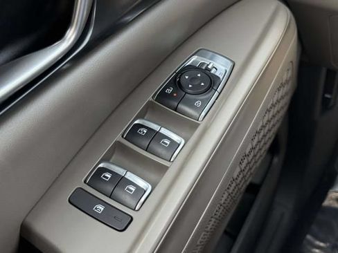 Used 2026 Kia Carnival FWD image 19