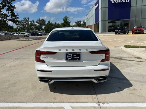 Certified 2022 Volvo S60 T8 R-Design Expression w/ Protection Package Premier image 5