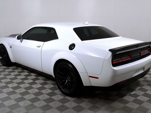 Used 2019 Dodge Challenger SRT Hellcat Redeye image 9