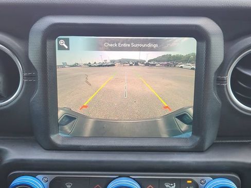 Used 2021 Jeep Gladiator Overland w/ Popular Equipment Package AWD/4WD image 18