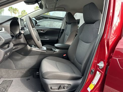Used 2024 Toyota RAV4 XLE FWD image 3