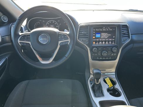 Used 2017 Jeep Grand Cherokee Laredo w/ Quick Order Package 23E image 16