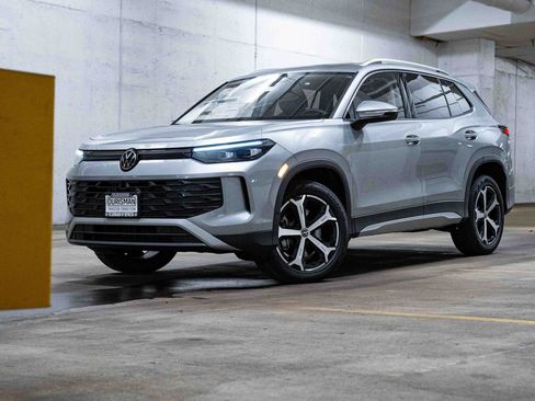 New 2026 Volkswagen Tiguan SE AWD/4WD image 1