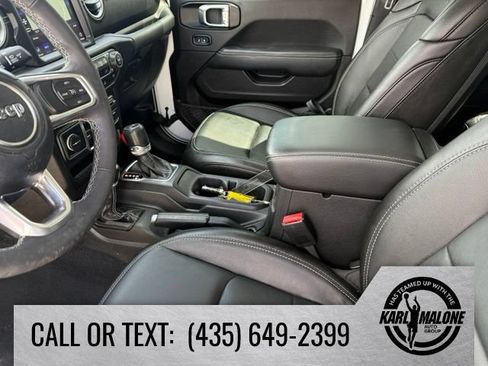 Used 2023 Jeep Wrangler Unlimited Sahara AWD/4WD image 24