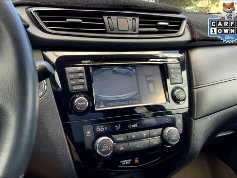 Used 2017 Nissan Rogue SV w/ SV Premium Package image 21