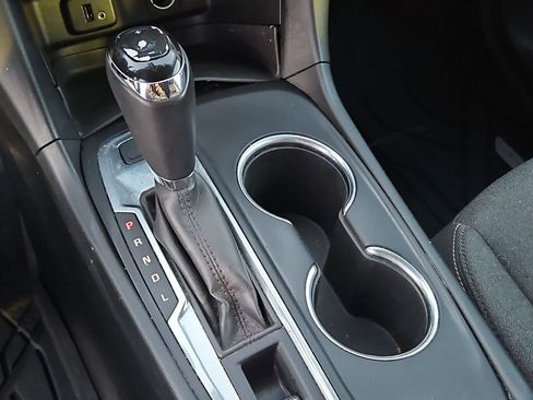 Used 2018 Chevrolet Equinox LT image 27