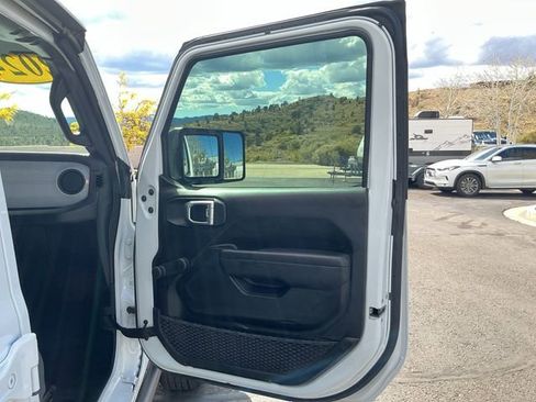 Used 2024 Jeep Gladiator Sport AWD/4WD image 15
