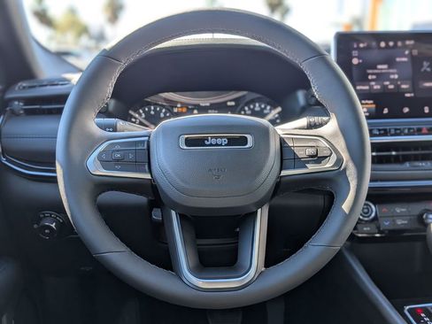 New 2026 Jeep Compass Latitude image 13