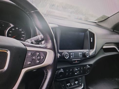 Used 2019 GMC Terrain SLT w/ Preferred Package image 7