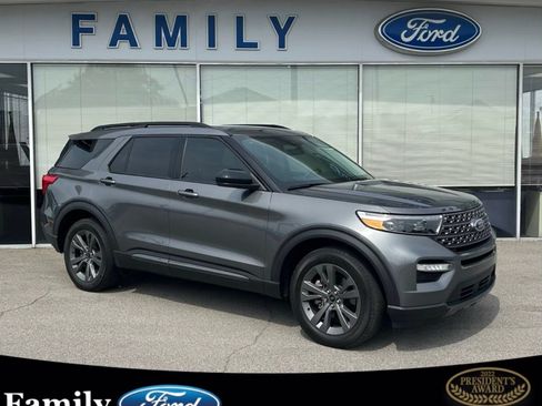Used 2023 Ford Explorer XLT w/ Equipment Group 202A AWD/4WD image 1