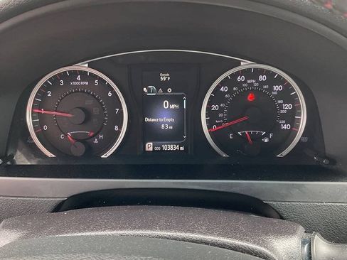Used 2016 Toyota Camry SE w/ Moonroof Package FWD image 9