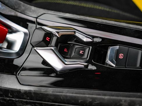 Used 2018 Lamborghini Huracan Performante image 23