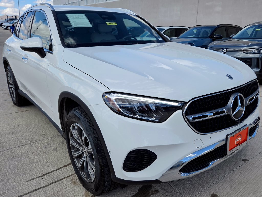 Used 2025 Mercedes-Benz GLC 300 image 2