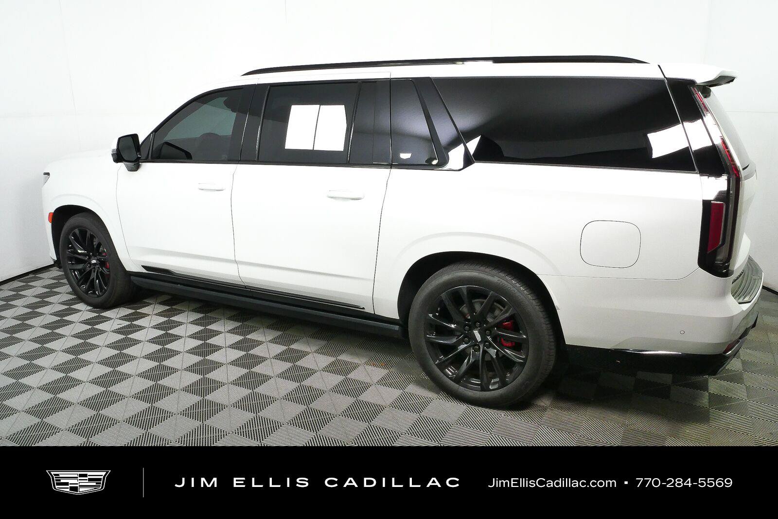 Used 2023 Cadillac Escalade ESV Sport Platinum w/ LPO, ONYX Package AWD/4WD image 25
