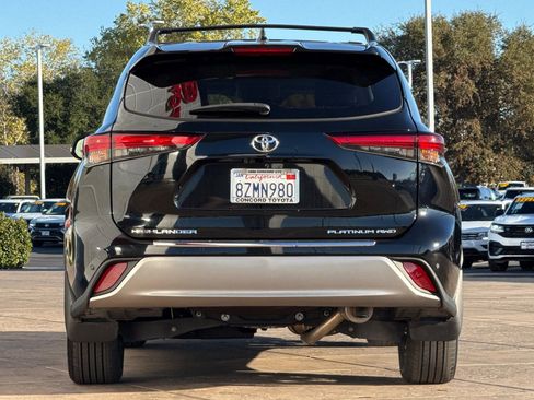 Certified 2022 Toyota Highlander Platinum image 6