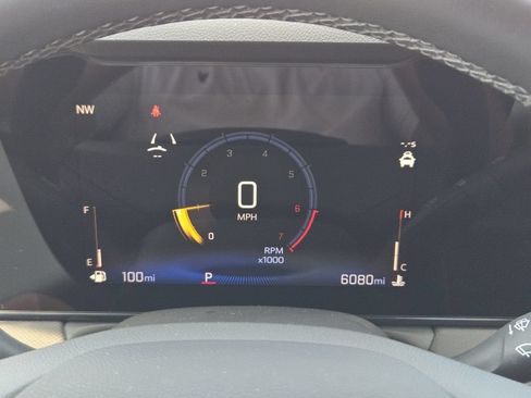 Used 2024 Chevrolet TrailBlazer LT w/ Convenience Package FWD image 11