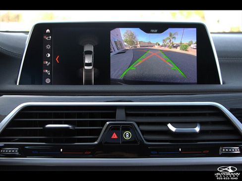 Used 2019 BMW 740i w/ M Sport Package RWD image 17