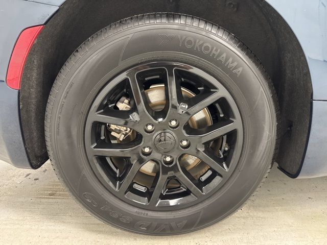 Used 2023 Chrysler Pacifica Touring-L FWD image 33
