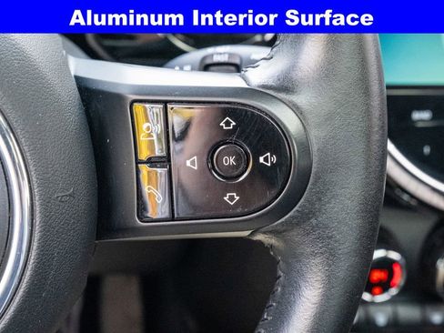 Used 2023 MINI Cooper 2-Door Hardtop image 24