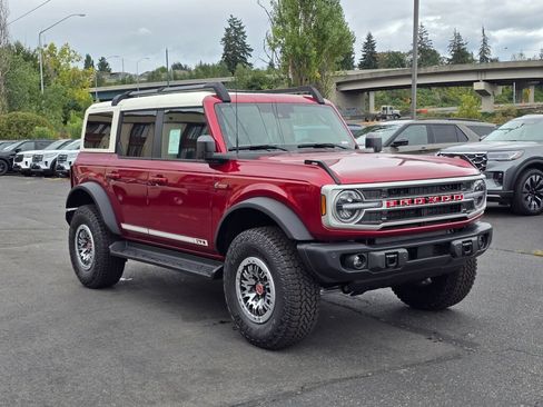 New 2026 Ford Bronco Outer Banks w/ Sasquatch Package AWD/4WD image 3