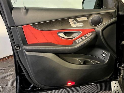 Used 2022 Mercedes-Benz GLC 300 4MATIC image 22