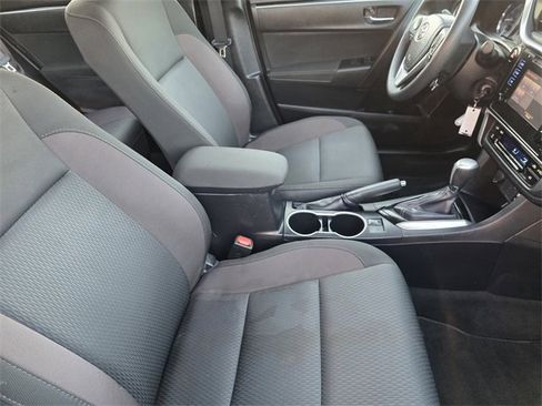 Used 2019 Toyota Corolla LE image 10