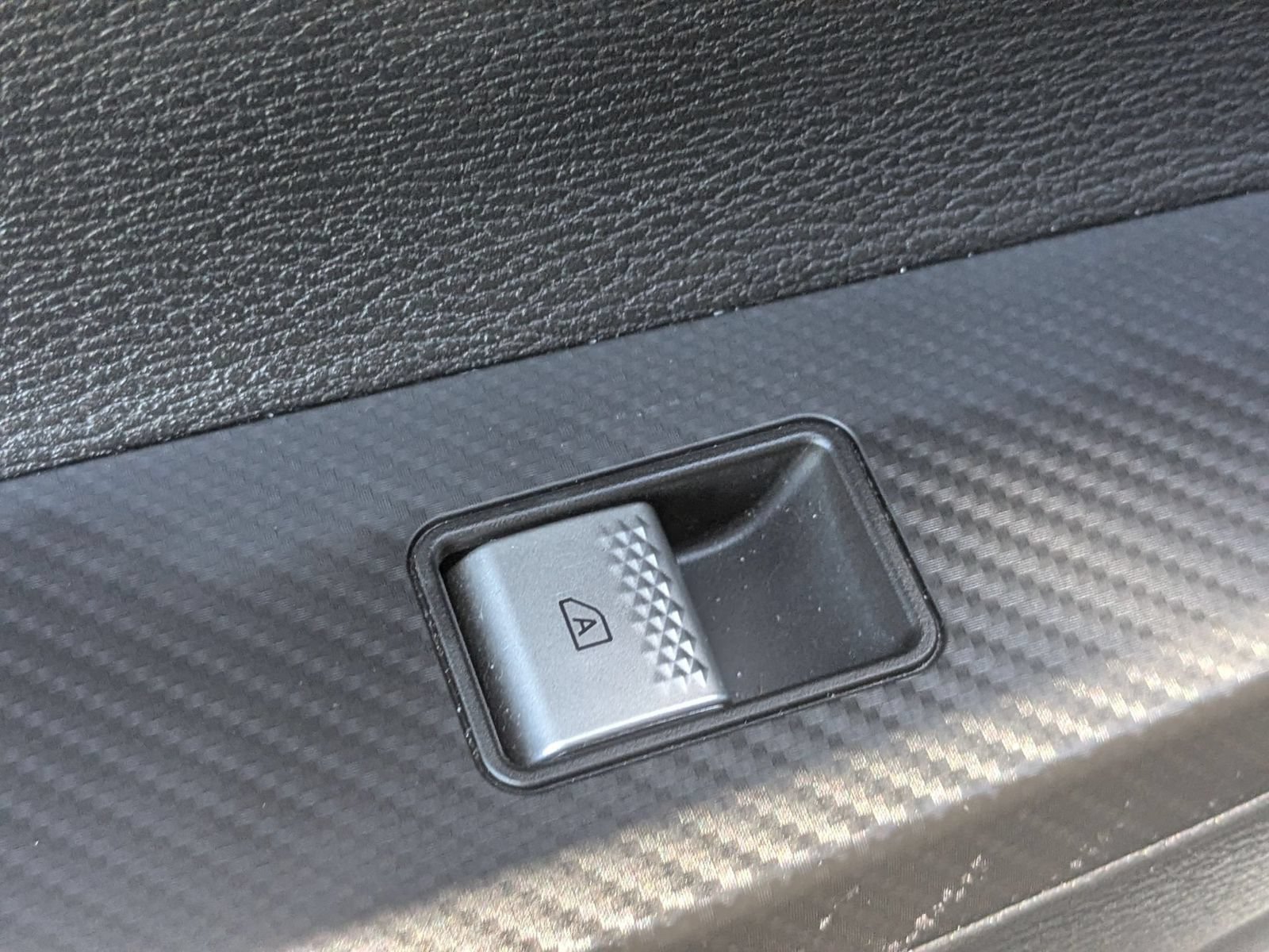 Used 2025 Mitsubishi Outlander SE AWD/4WD image 29