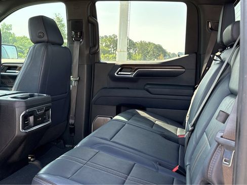 Used 2024 Chevrolet Silverado 1500 High Country AWD/4WD image 16
