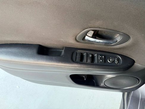 Used 2016 Honda HR-V LX image 34