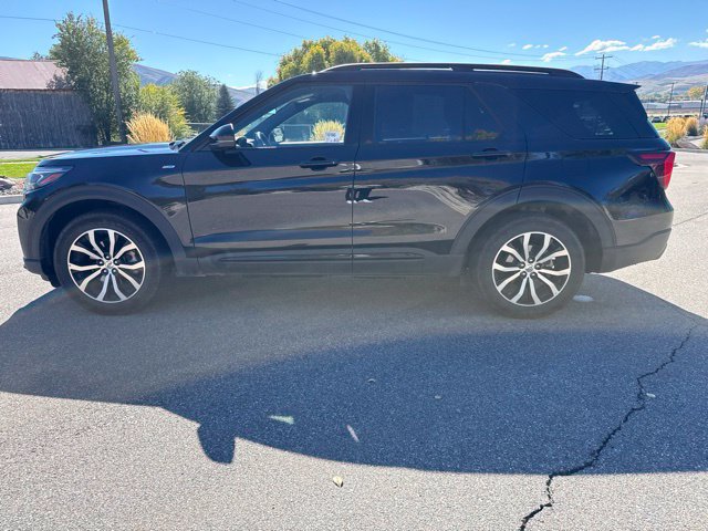 Used 2026 Ford Explorer ST-Line AWD/4WD image 3