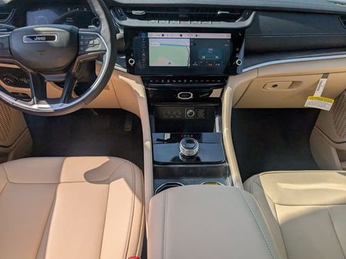 New 2026 Jeep Grand Cherokee Limited RWD image 24