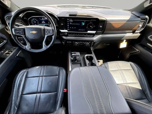 Used 2023 Chevrolet Silverado 1500 High Country w/ High Country Premium Package AWD/4WD image 8