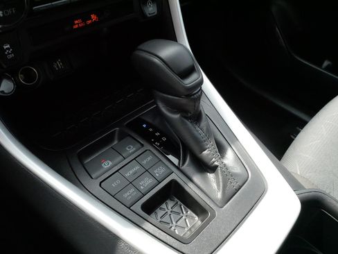Certified 2025 Toyota RAV4 XLE AWD/4WD image 24