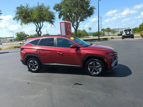 Used 2025 Hyundai Tucson SEL FWD image 2