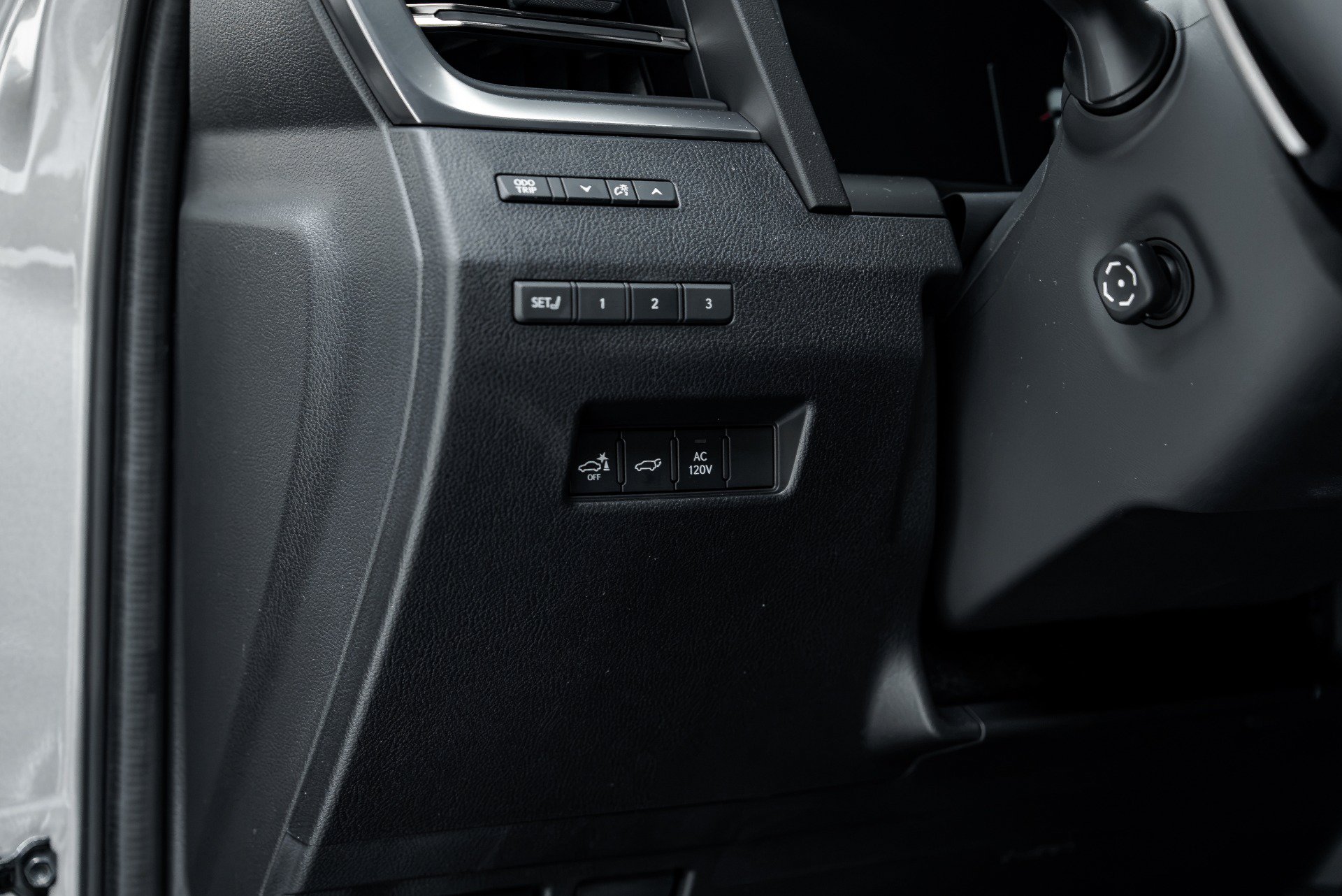 Used 2026 Lexus GX 550 w/ Accessory Package (2T) AWD/4WD image 37