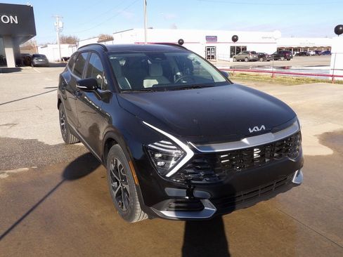 Used 2025 Kia Sportage EX w/ Premium Package FWD image 4