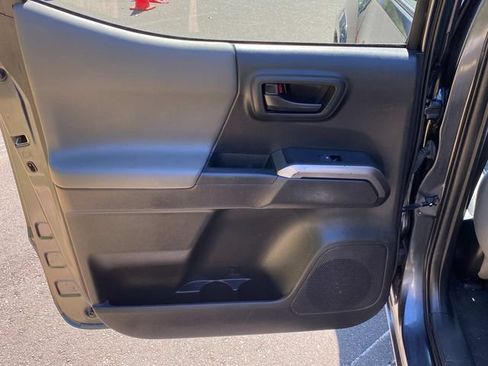 Used 2022 Toyota Tacoma SR5 w/ Technology Package RWD image 10