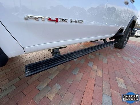 Used 2024 GMC Sierra 2500 AT4X image 29