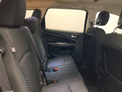 Used 2019 Dodge Journey SE w/ Premium Group image 19
