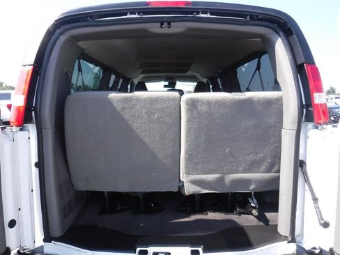 Used 2020 Chevrolet Express 3500 LT w/ LT Preferred Equipment Group RWD image 11