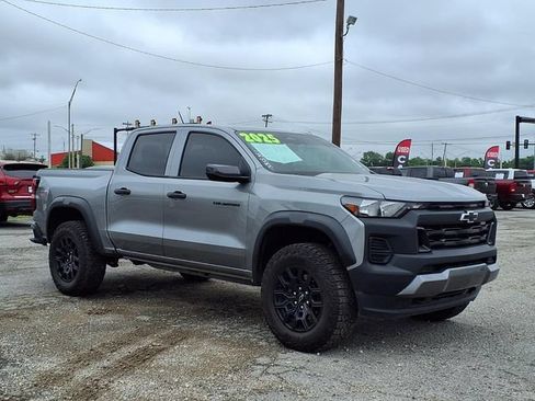 Used 2025 Chevrolet Colorado Trail Boss AWD/4WD image 24